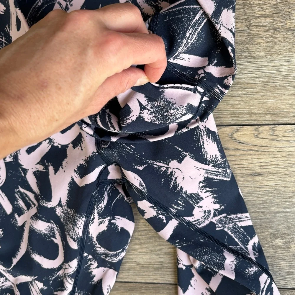 Lululemon Wunder Under High Rise Tight Leggings Graffiti Pop Navy Sz 6